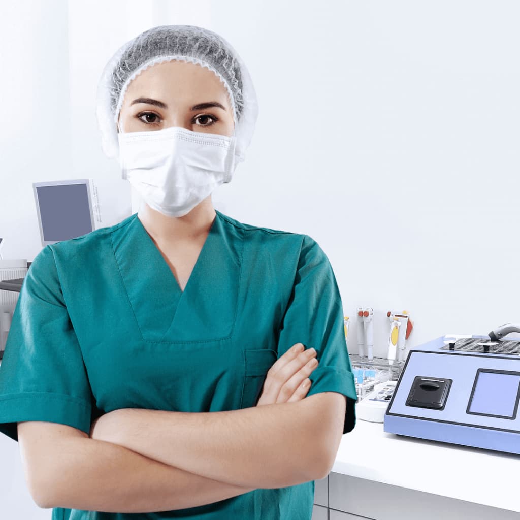 Equipo especializado de LAB comprometido con tu salud